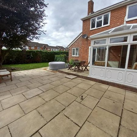 Leominster 3 Bedroom House Parking Garden Private Exterior foto