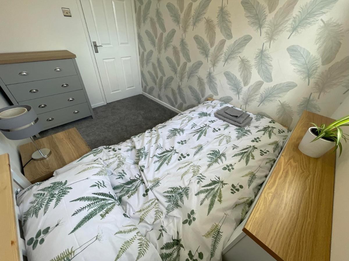 Leominster 3 Bedroom House Parking Garden Private Exterior foto